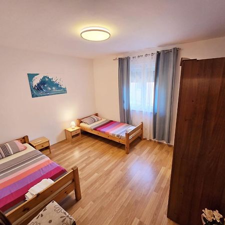 Spacious Apartment With Parking&Garden Marcana Luaran gambar
