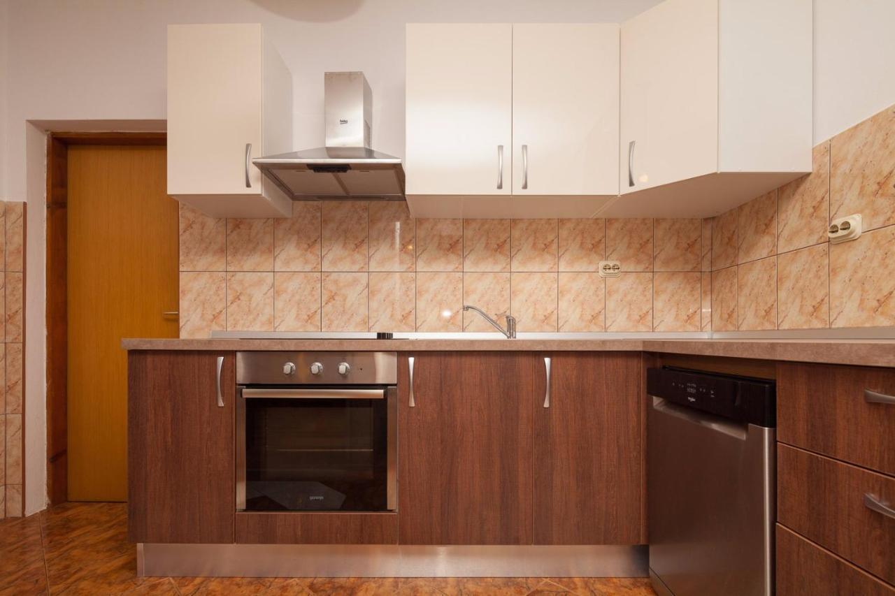 Spacious Apartment With Parking&Garden Marcana Luaran gambar