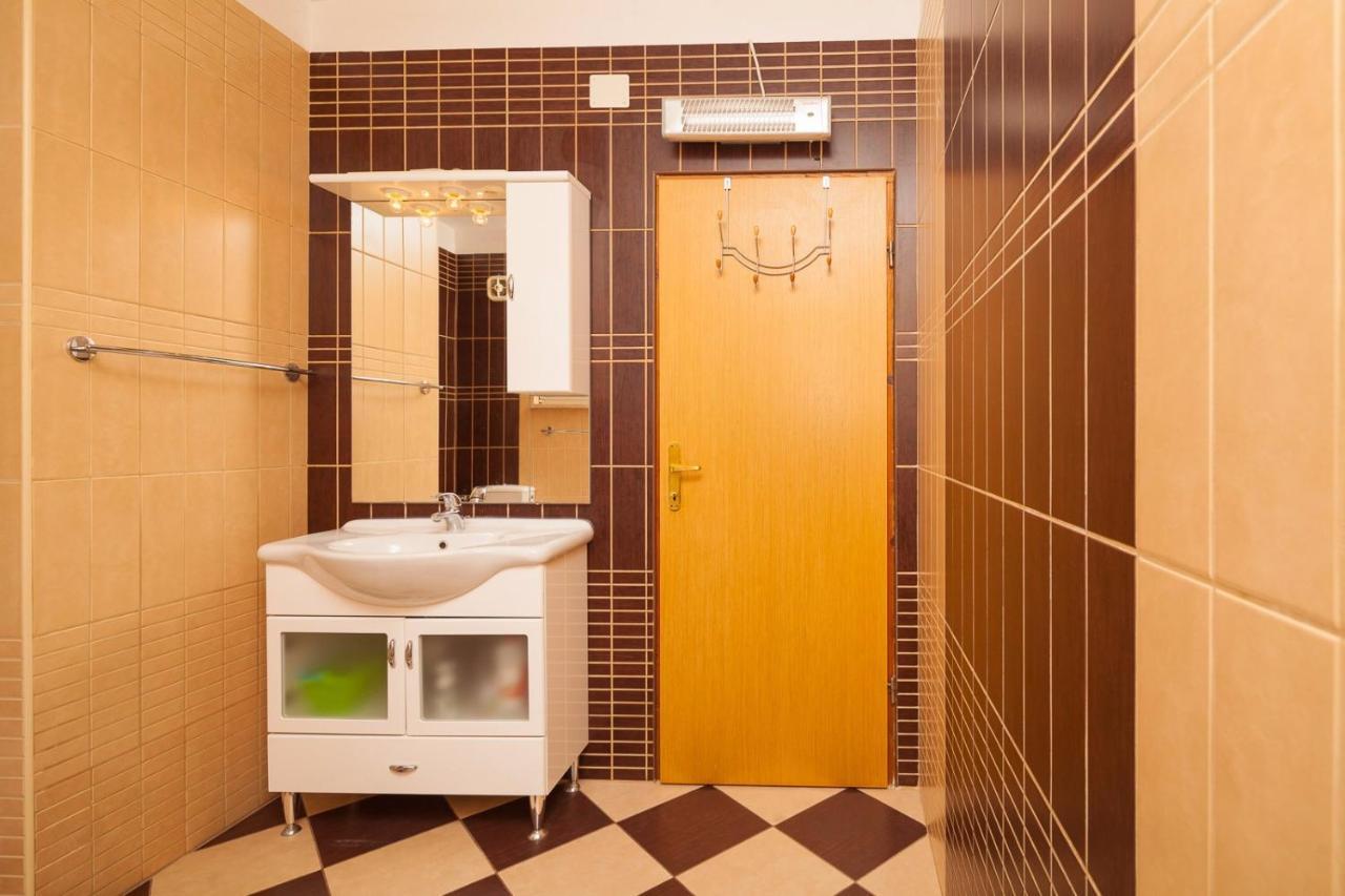 Spacious Apartment With Parking&Garden Marcana Luaran gambar