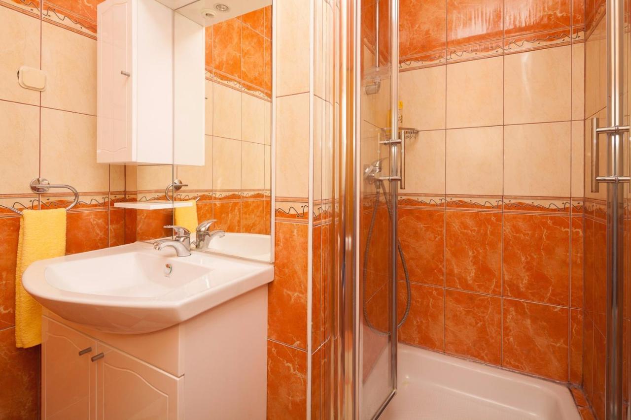 Spacious Apartment With Parking&Garden Marcana Luaran gambar