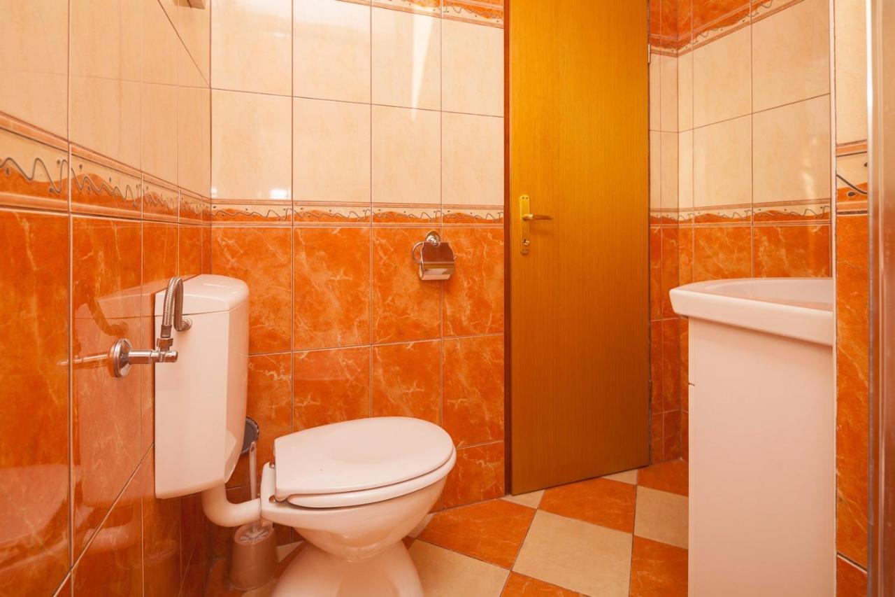 Spacious Apartment With Parking&Garden Marcana Luaran gambar