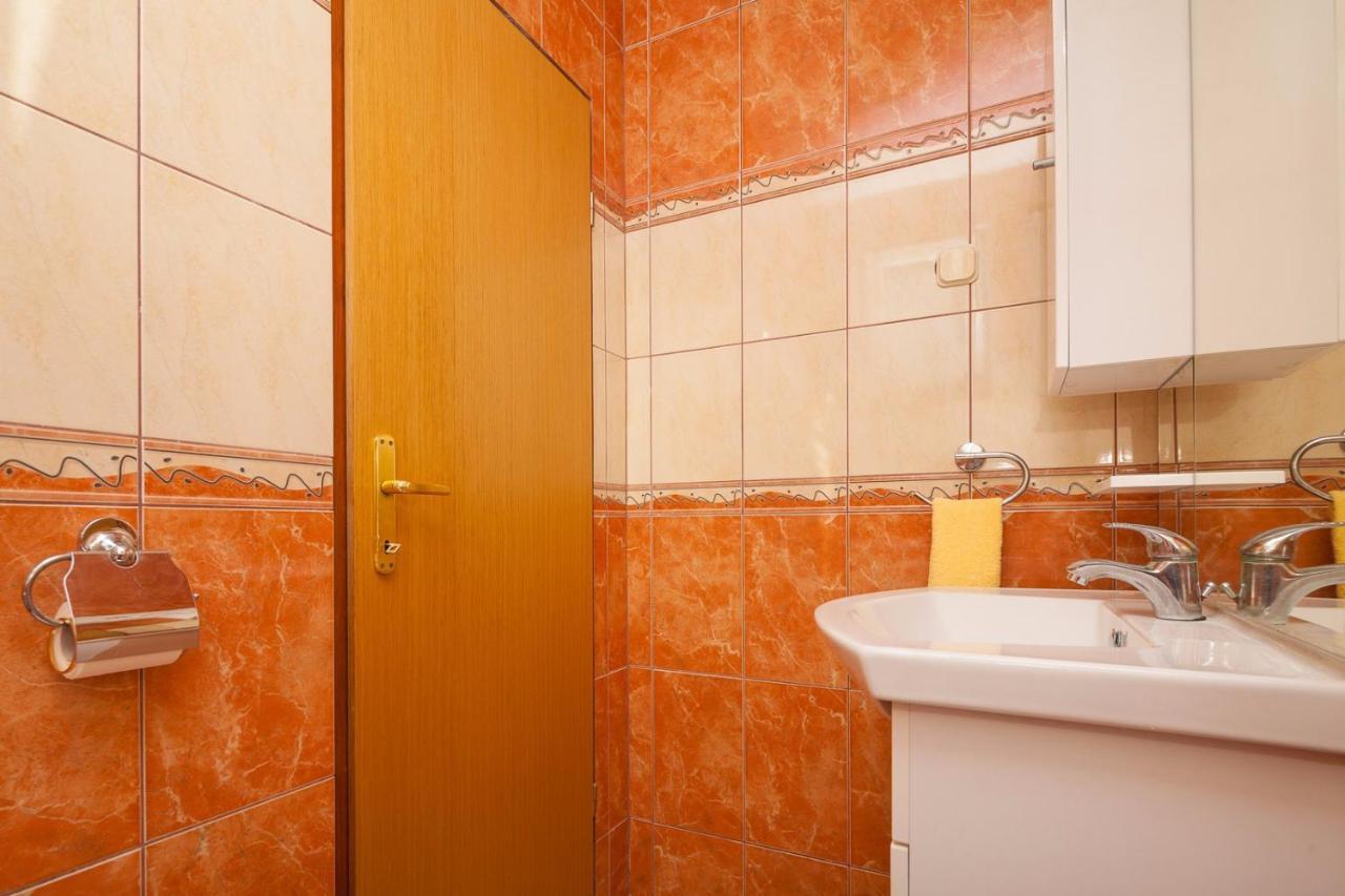 Spacious Apartment With Parking&Garden Marcana Luaran gambar