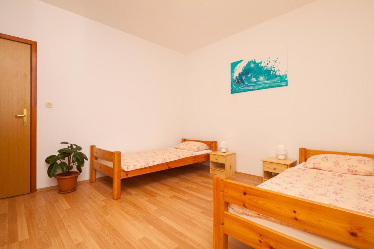 Spacious Apartment With Parking&Garden Marcana Luaran gambar