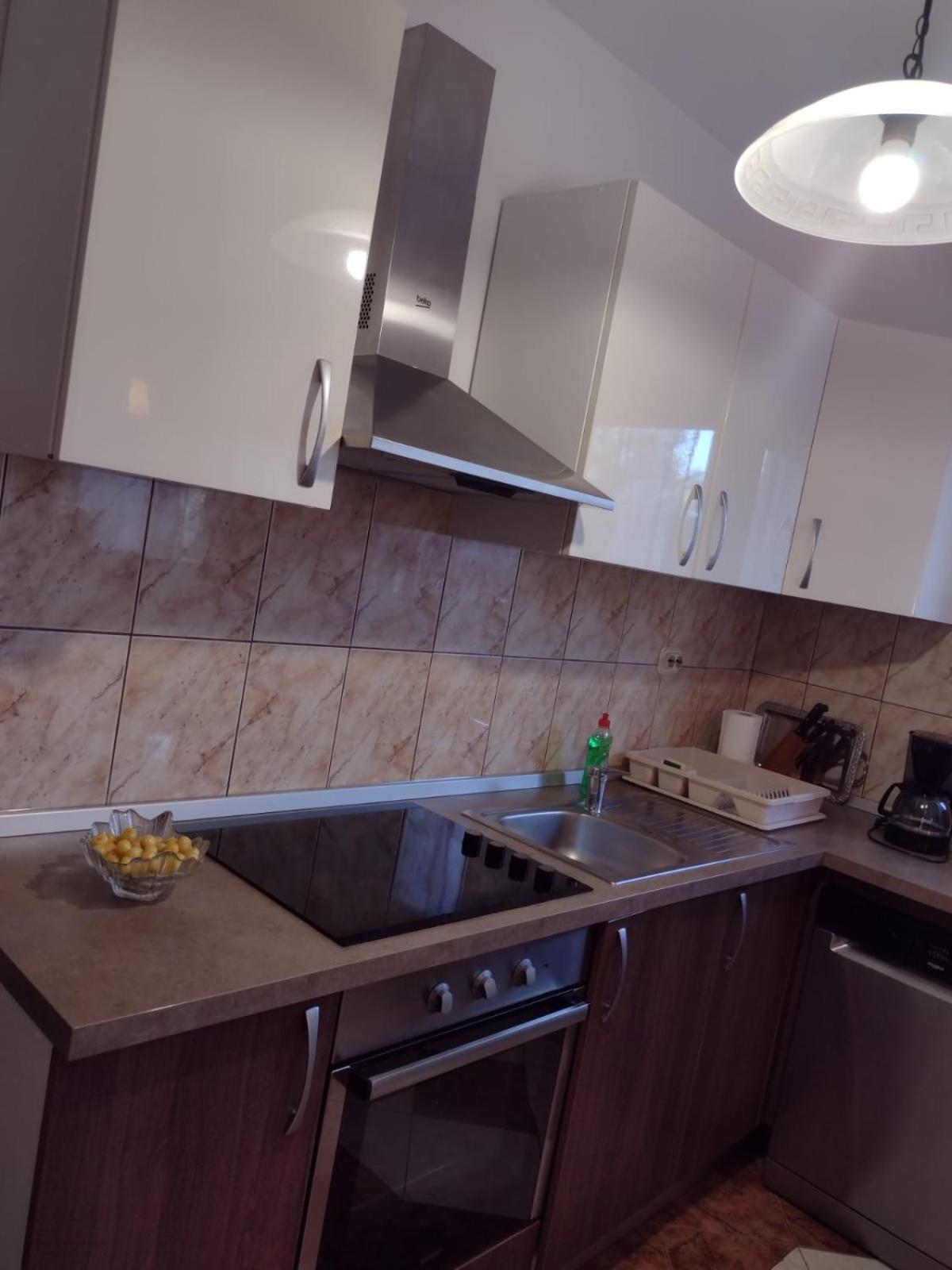 Spacious Apartment With Parking&Garden Marcana Bilik gambar