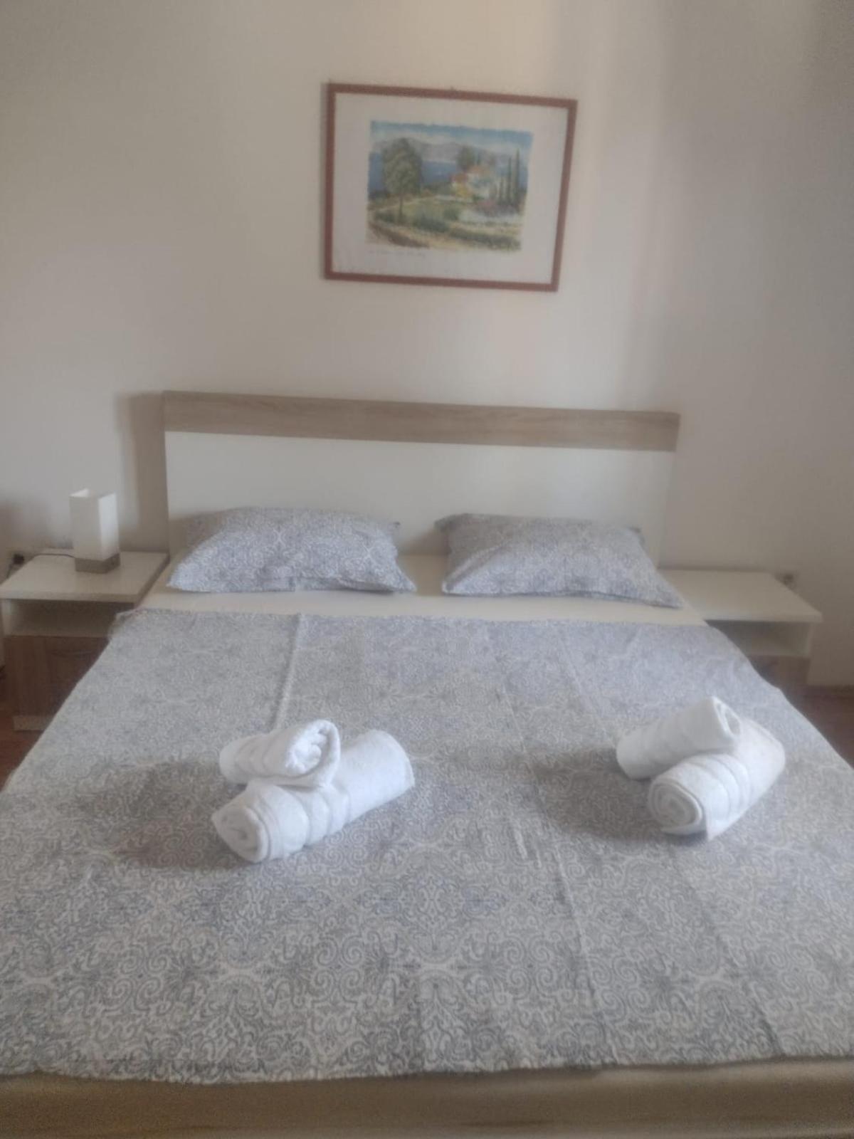 Spacious Apartment With Parking&Garden Marcana Bilik gambar