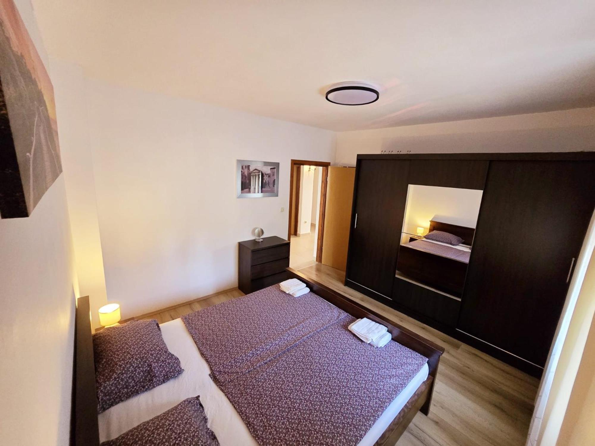 Spacious Apartment With Parking&Garden Marcana Luaran gambar